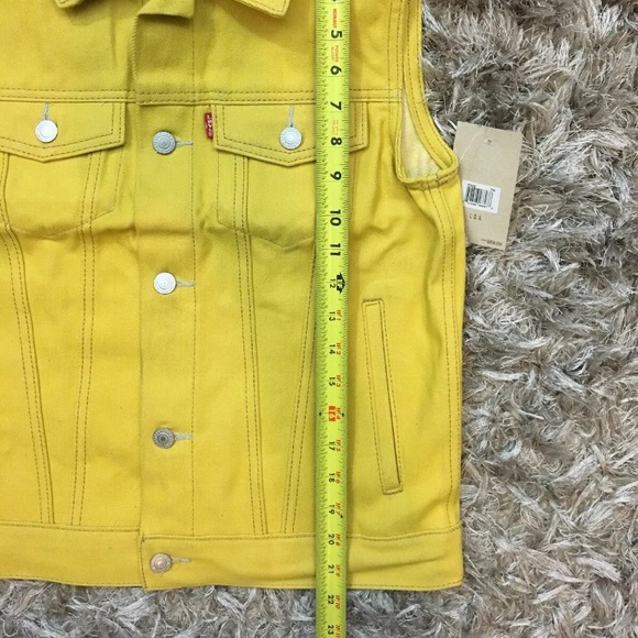 NWT Levi’s Yellow Rigid Trucker Sleeveless Jacket - Picture 3 of 4